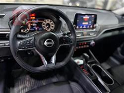 نيسان ألتيما